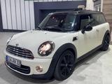 MINI COOPER Clubman Cooper Aut*Xenon*Navi*Pano*USB* - MINI Cooper mit Benzin-Antrieb: Limousine, Automatik
