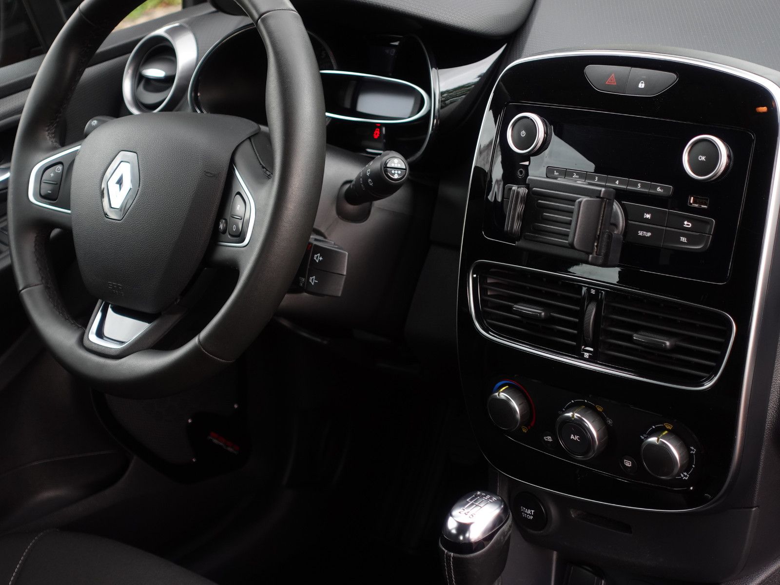 Fahrzeugabbildung Renault Clio ENERGY TCe 120 Limited I.Hand Service NEU