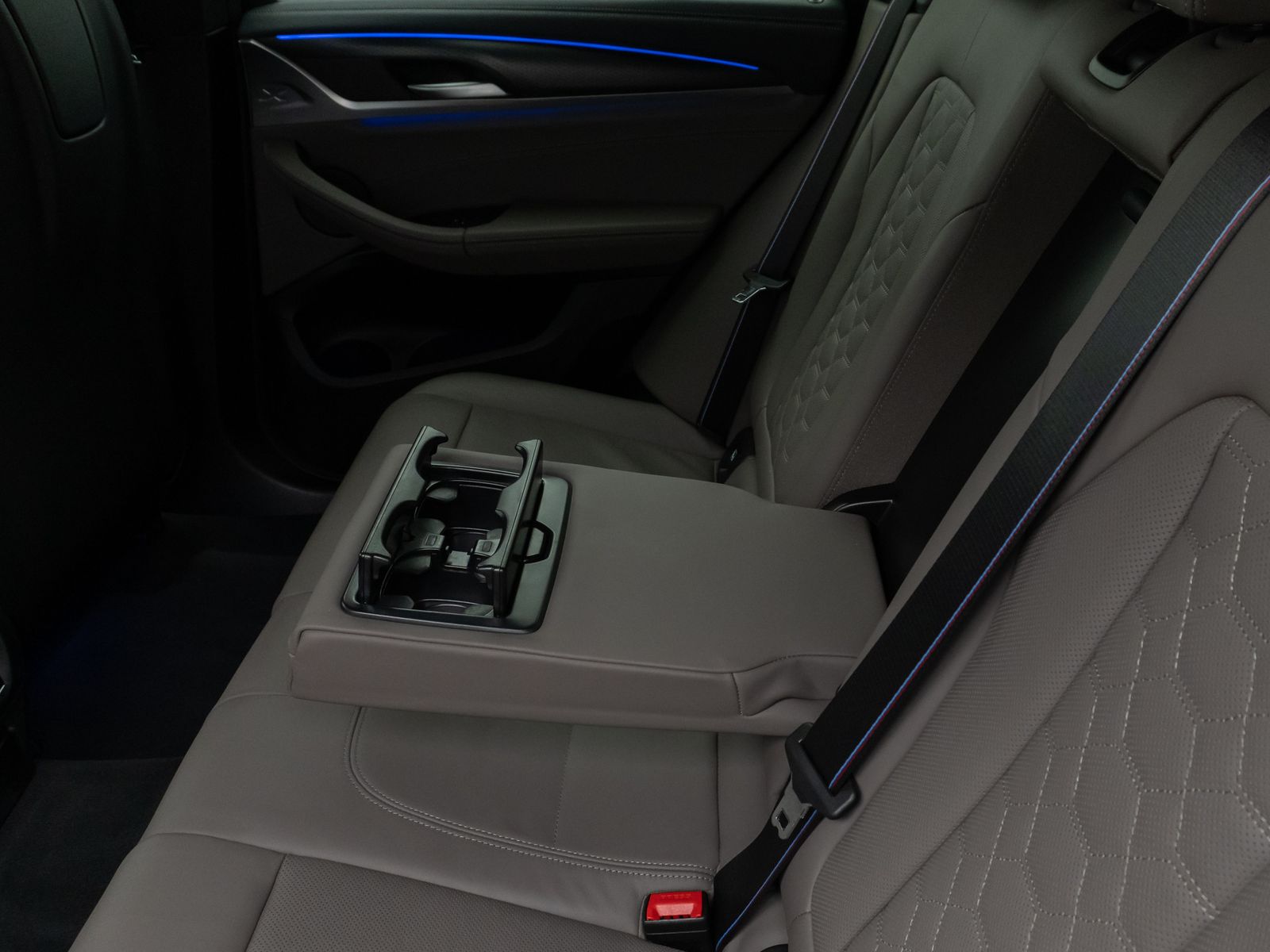 Fahrzeugabbildung BMW X3 M Competition Kamera HUD DAB H/K AHK 21Zoll