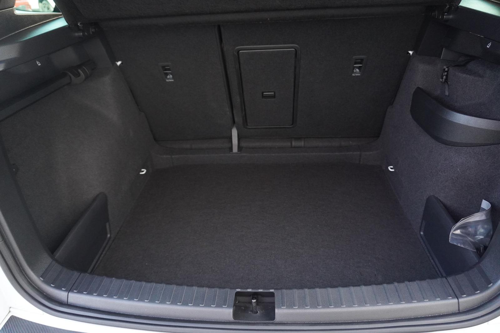 Skoda Karoq 1.5 TSI DSG Sportline LED Navi Kamera