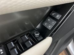 LAND ROVER Range Rover Velar  HSE / 4x4 / 99.tKM /GARANTIE