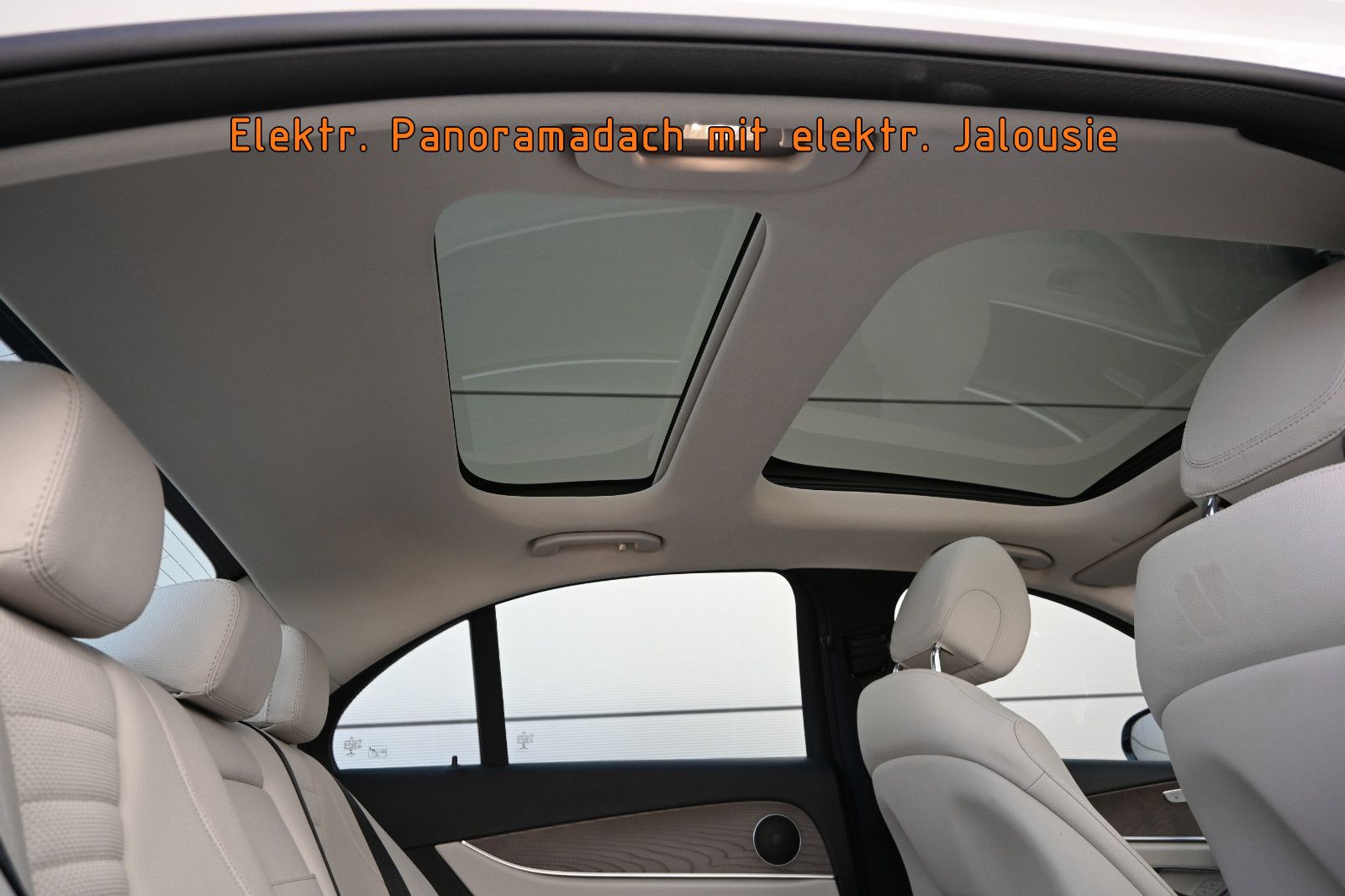 Fahrzeugabbildung Mercedes-Benz E 220 d 4MATIC Exclusive °AHK°PANO°STANDHEIZUNG°