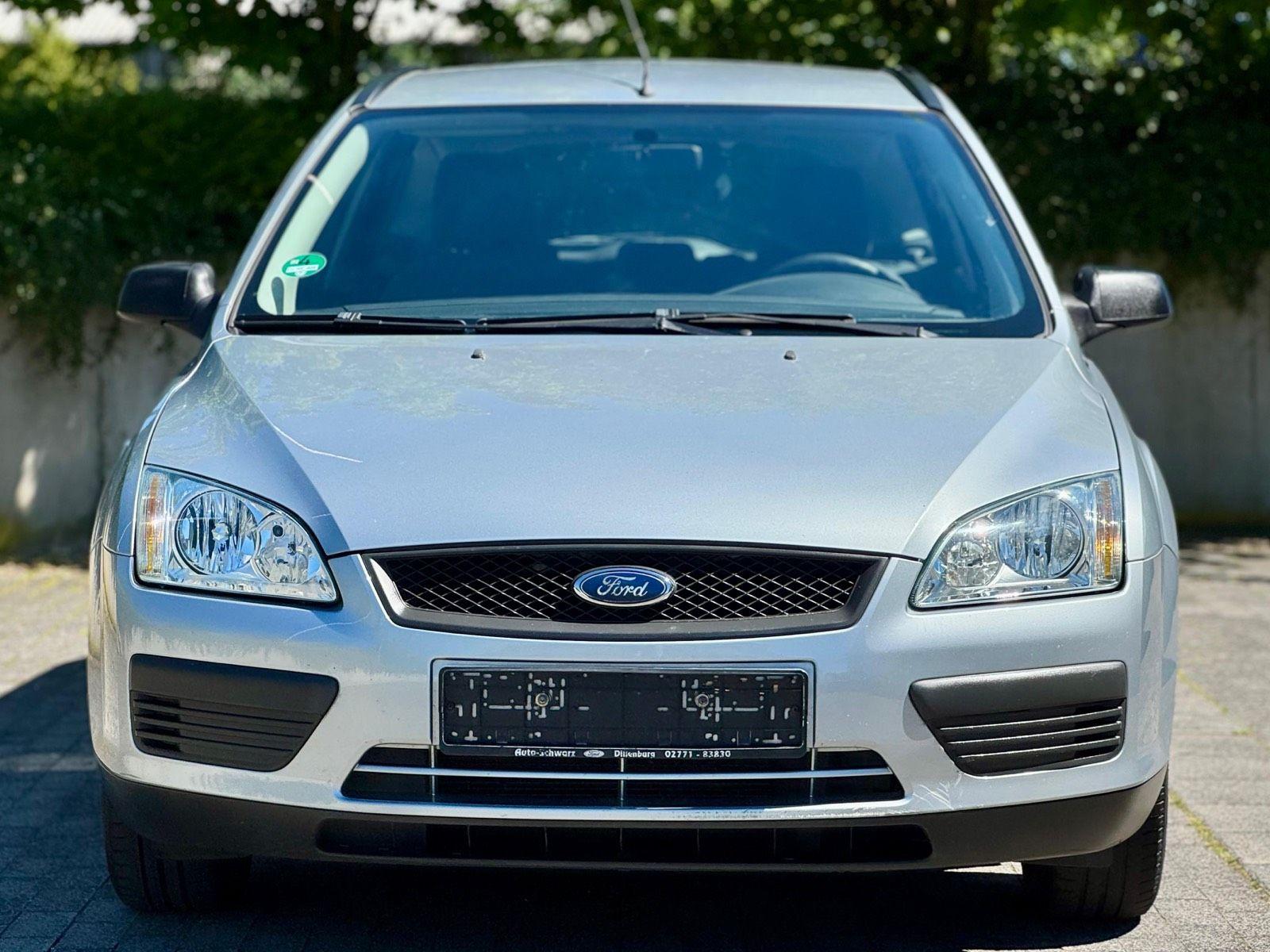 Ford Focus 2005 — interior