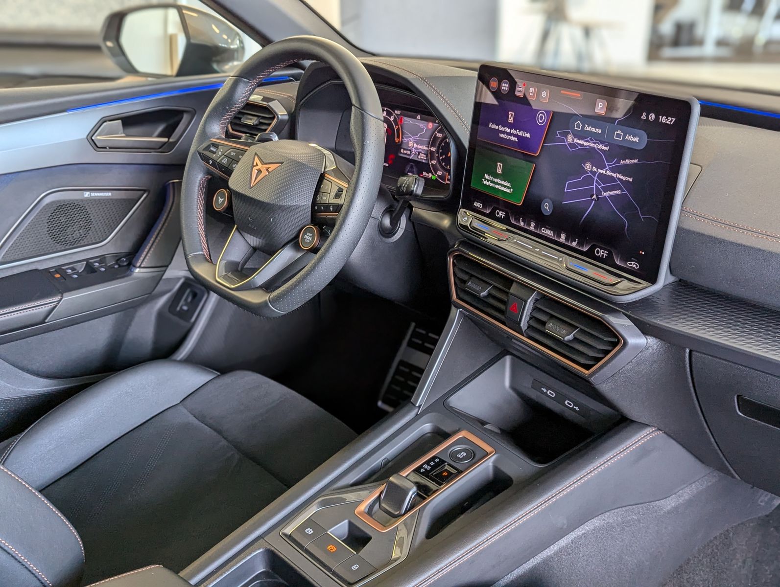 Fahrzeugabbildung CUPRA Leon 2.0 TSI 4D VZ Matrix Pano Sennheiser AHK 19