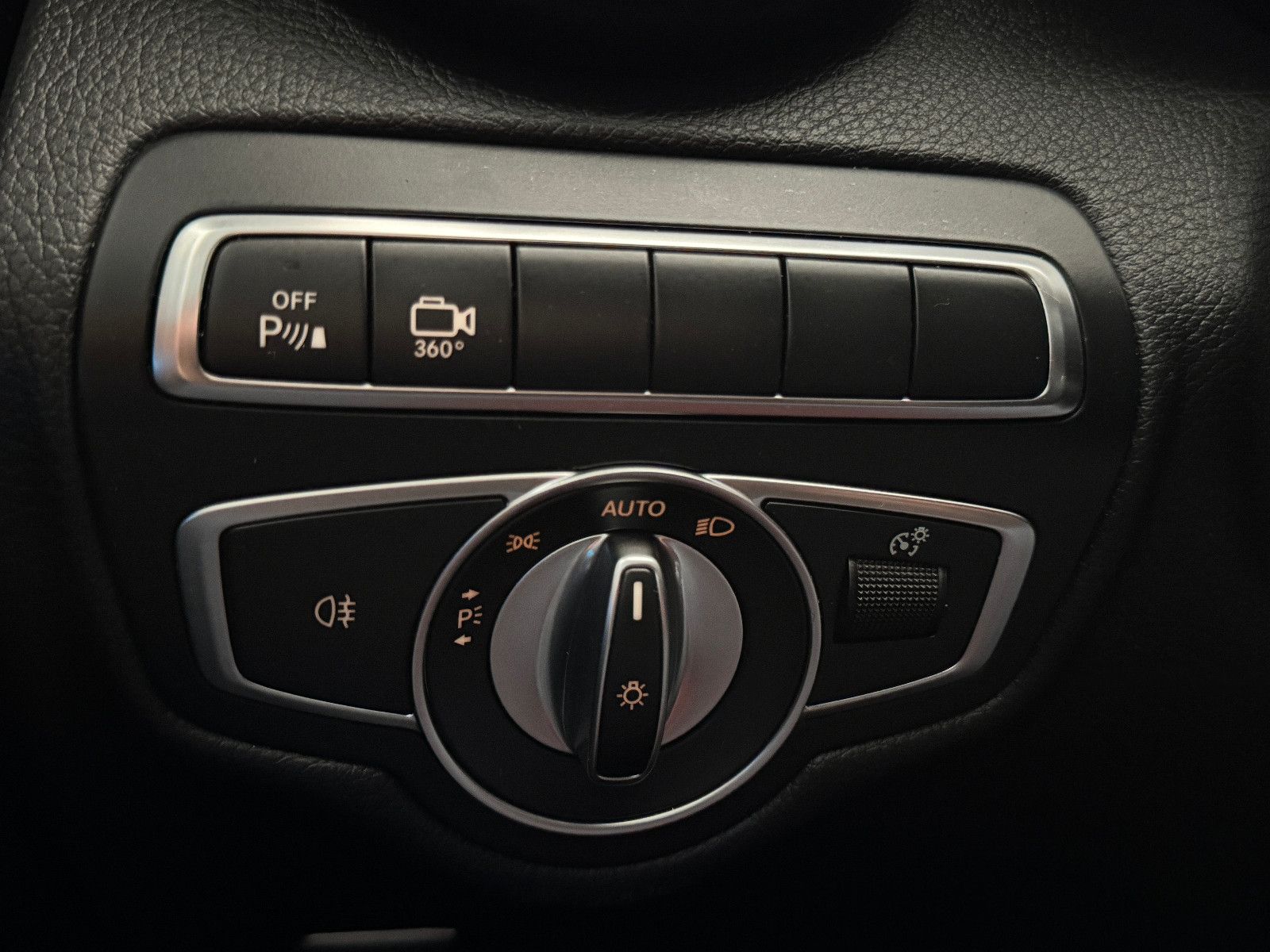 Fahrzeugabbildung Mercedes-Benz GLC 250 d COUPE 4M 9GT AMG LINE PLUS EDITION 1
