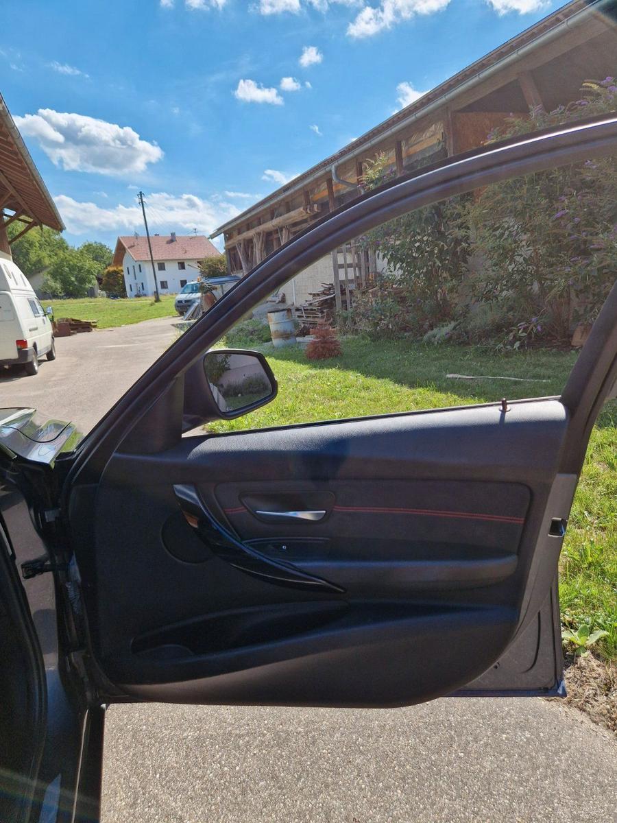 BMW 320 2012 — photo 13