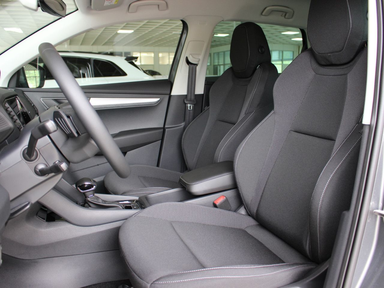 Fahrzeugabbildung SKODA Karoq 1.5 TSI ACT Selection ACC/AHK/RFK/LED