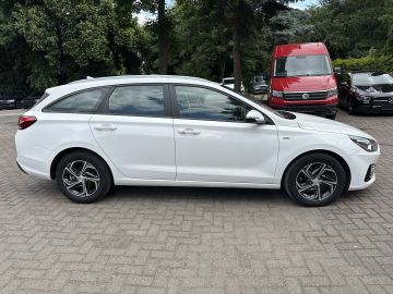 Hyundai i30 cw  1.6CRDI DCT+Kamera+Navi+DAB+Autom.+