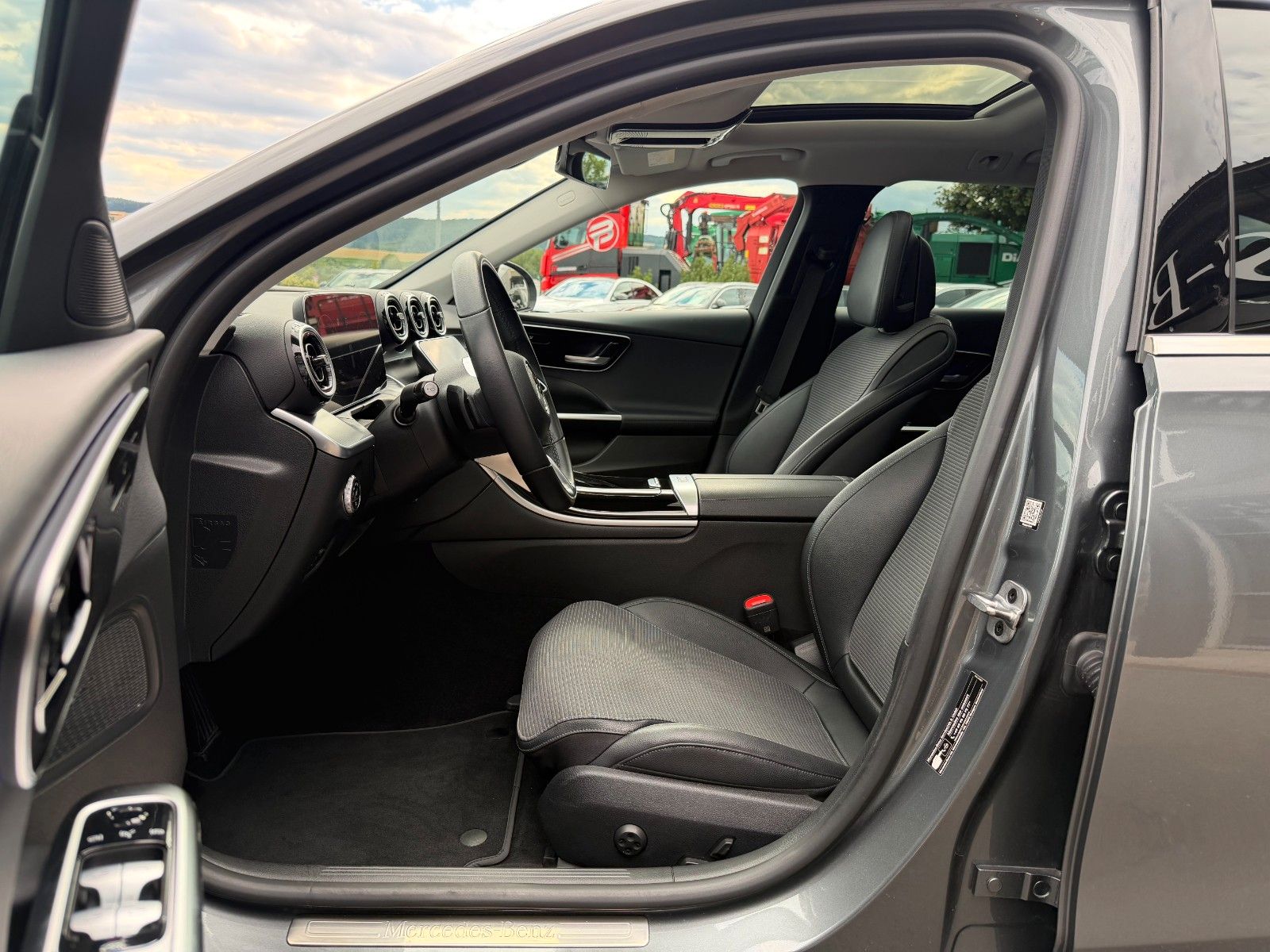 Fahrzeugabbildung Mercedes-Benz C 220d T Avantgarde+Pano+AHK+Ambiente+