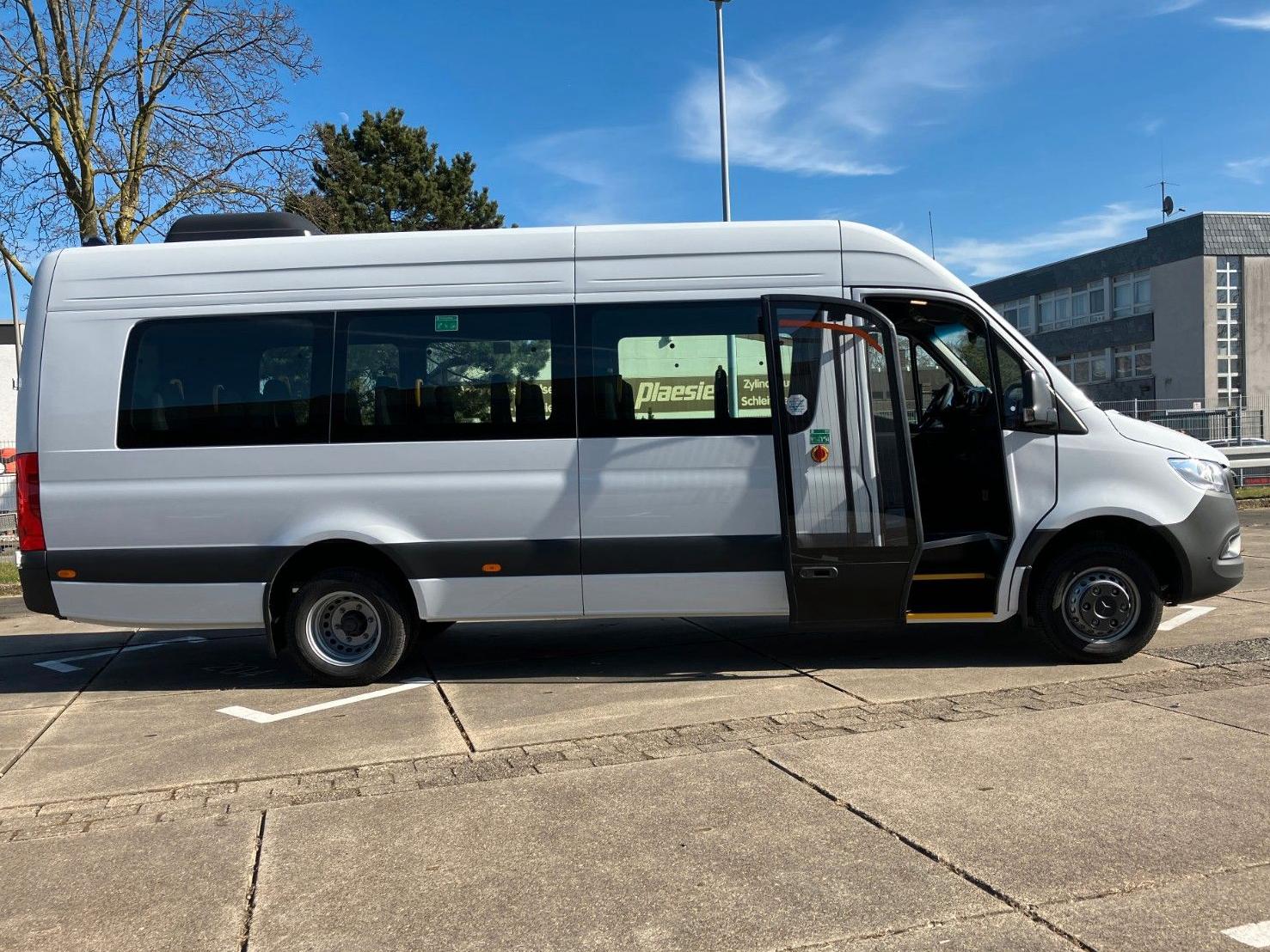 Mercedes-Benz Sprinter Transfer 45 Schulbus 22+1 5t