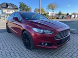 Ford Mondeo Lim. Titanium - rote Ford Mondeo