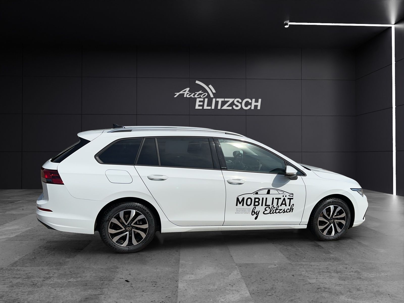 Fahrzeugabbildung Volkswagen Golf VIII Variant eTSI Active DSG DSG NAVI LED A