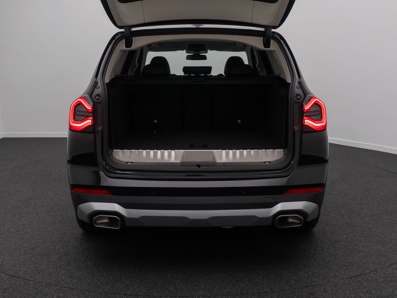 Fahrzeugabbildung BMW X3 xD30e Kamera DAB HiFi AHK Sportsitze 18Zoll