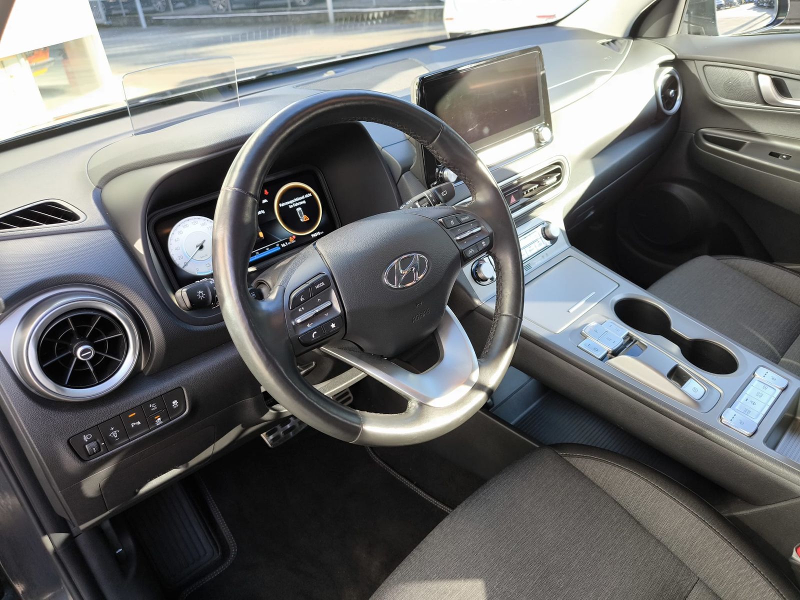 Fahrzeugabbildung Hyundai Kona Trend NAVI+LED+SHZ+HEADUP+KAMERA+ACC+WP+