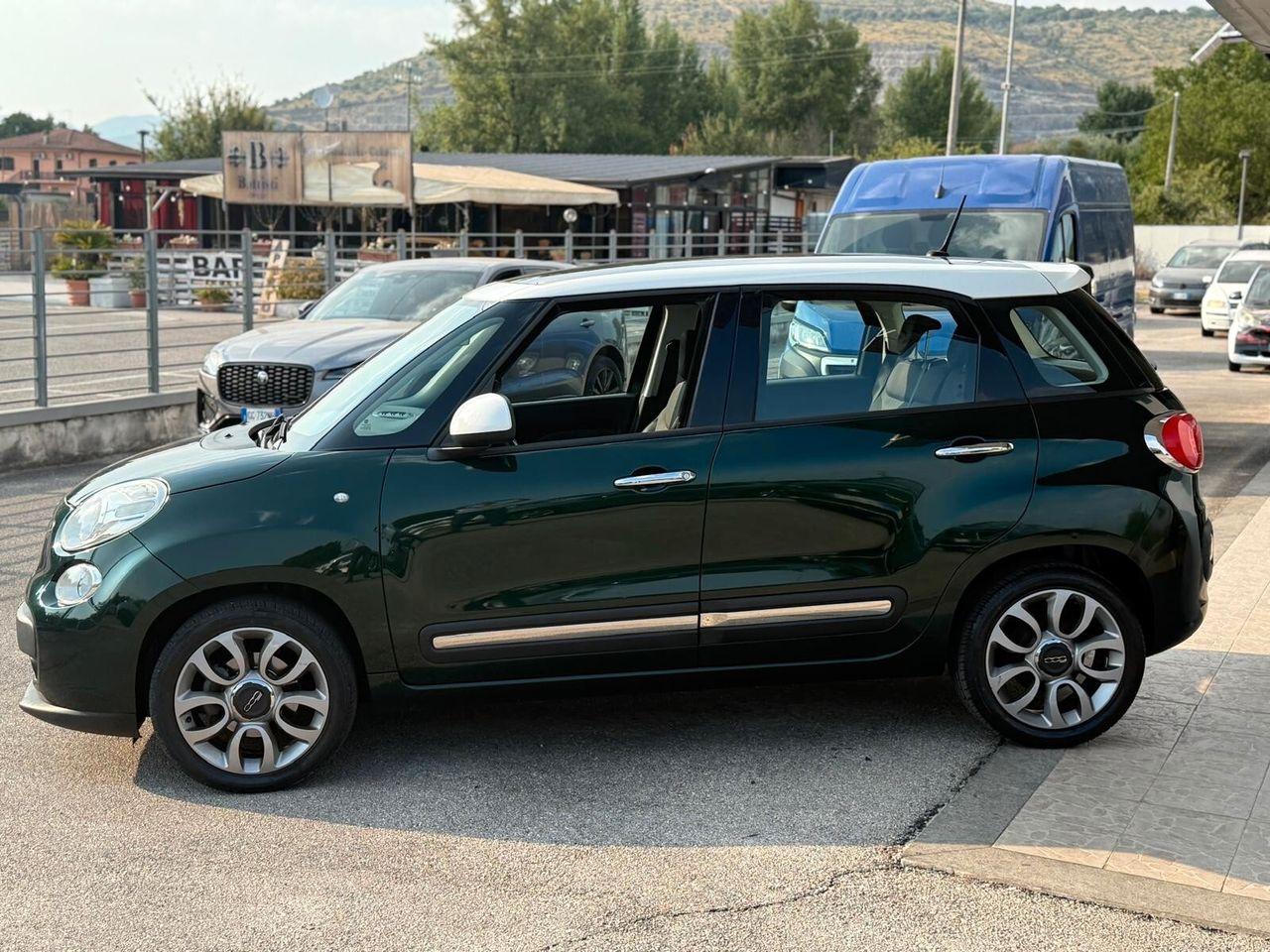 Fiat 500L 2015 — interior