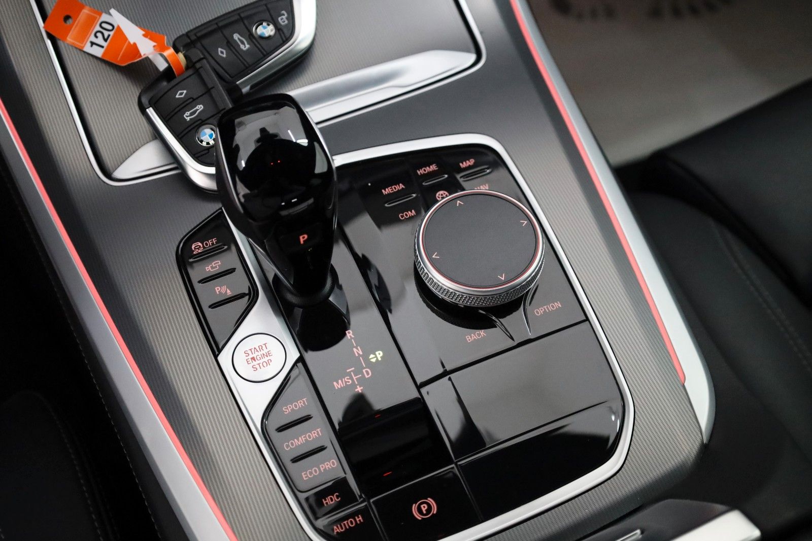 Fahrzeugabbildung BMW X5 xDrive 30d, Leder,Navi,LED,SH,HUD,360Kam.,ACC