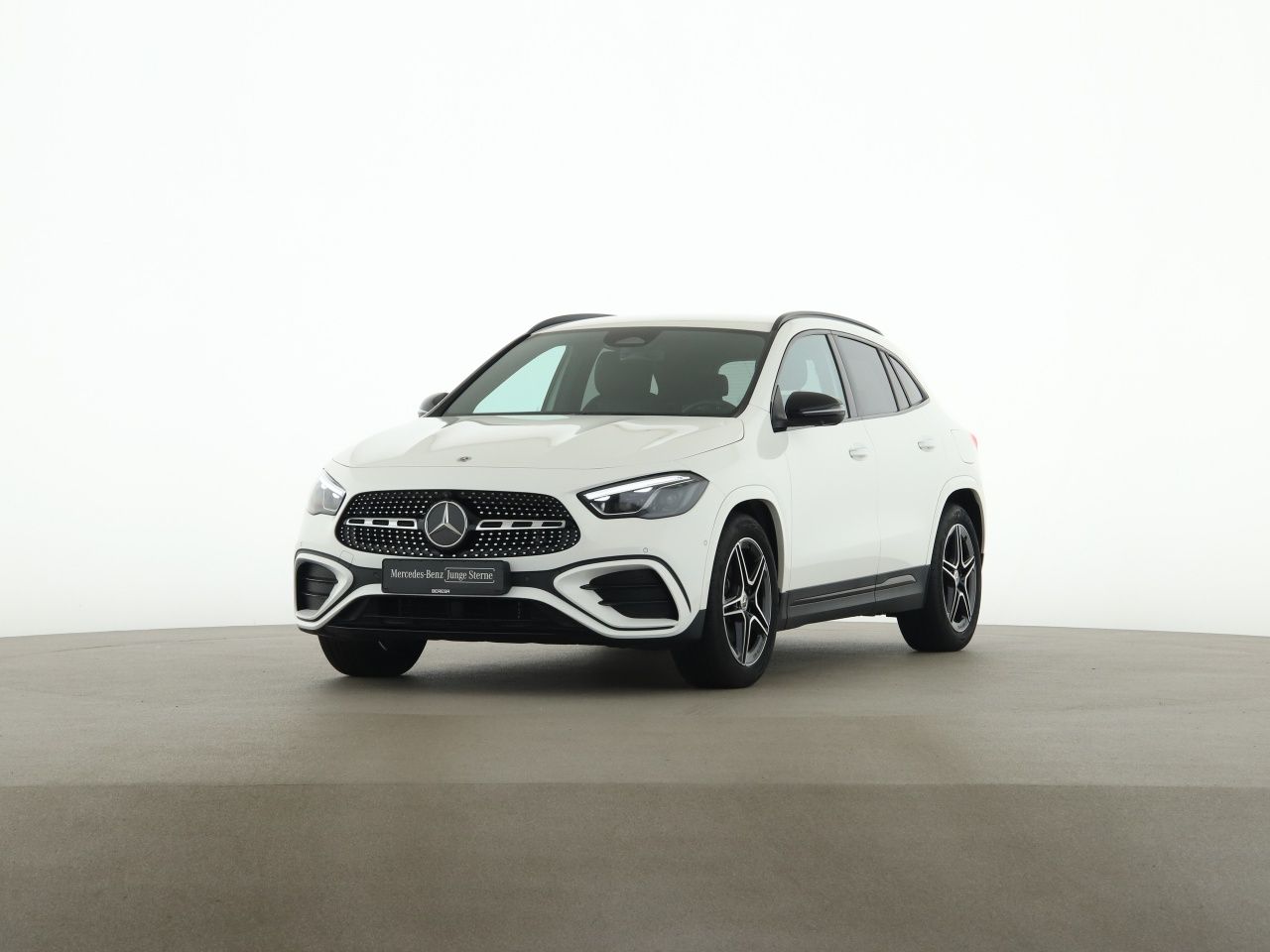 Mercedes-Benz GLA 180 Edition AMG AHK Distr. 360 Multibeam LED foto 2