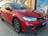 Volkswagen Polo 1.0 TSI Life - Volkswagen Polo: Rot