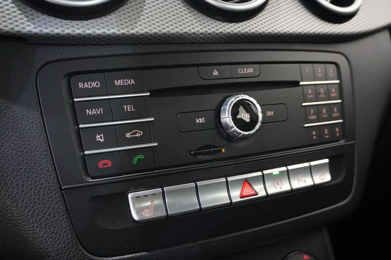 Fahrzeugabbildung Mercedes-Benz B 200 URBAN NAVI/LED/SHZ/PDC/TEMP./LEDER/KLIMA