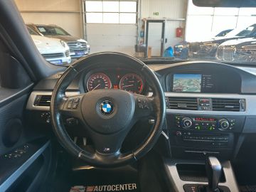 BMW 330 d Touring xDrive*AHK*Bluetooth*PDC*SHZ*Klima
