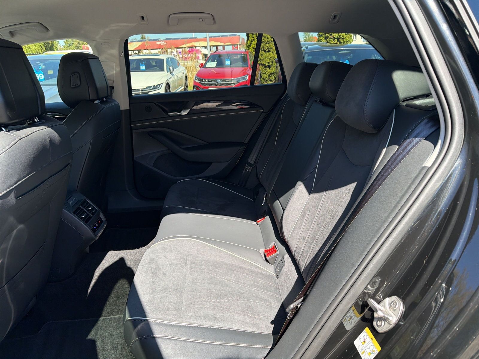 Passat Variant Business eTSi DSG IQ Drive LED AZ