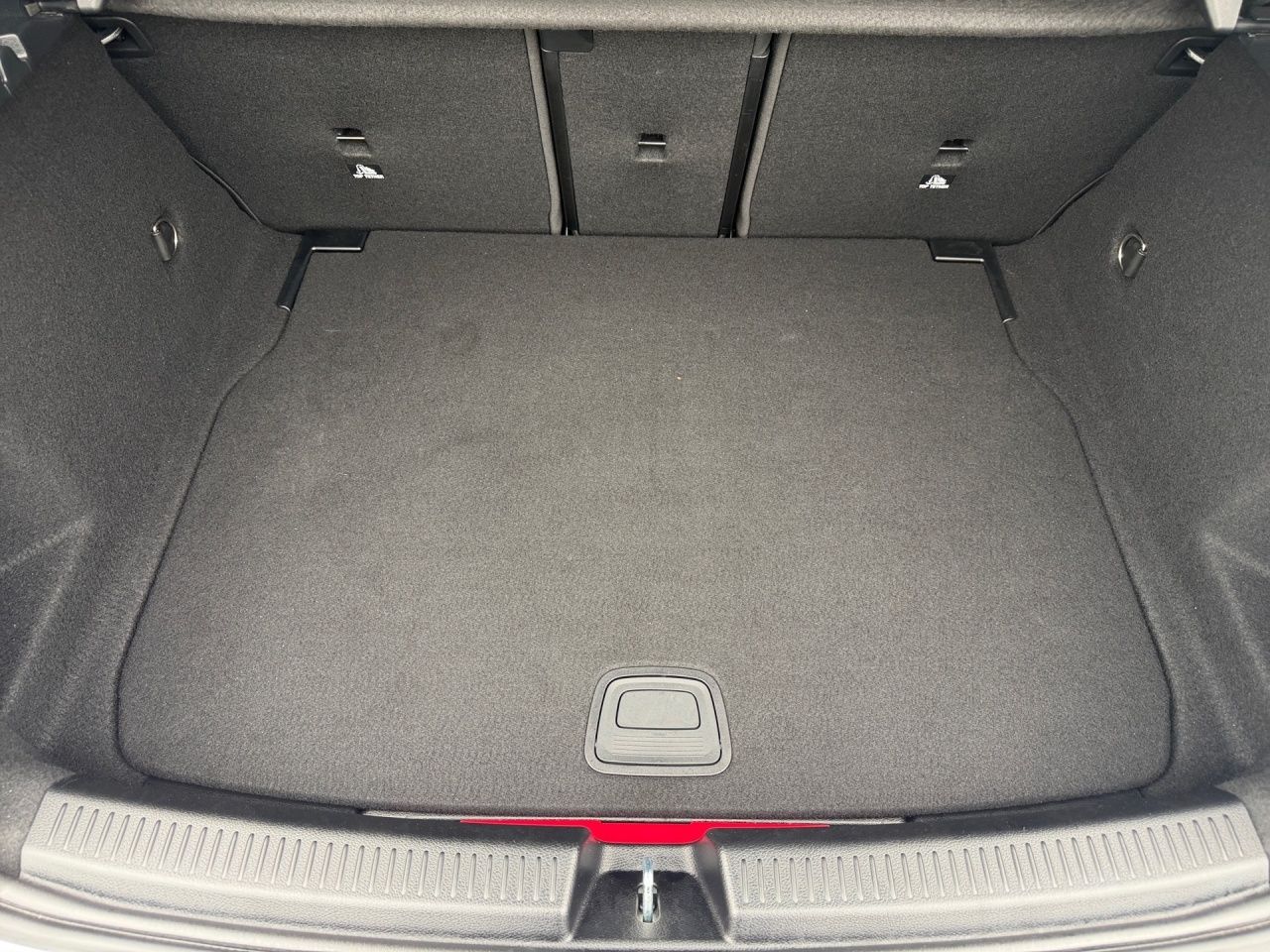 Fahrzeugabbildung Mercedes-Benz A 200 AMG Night Multibeam KeylessGo SoundSys