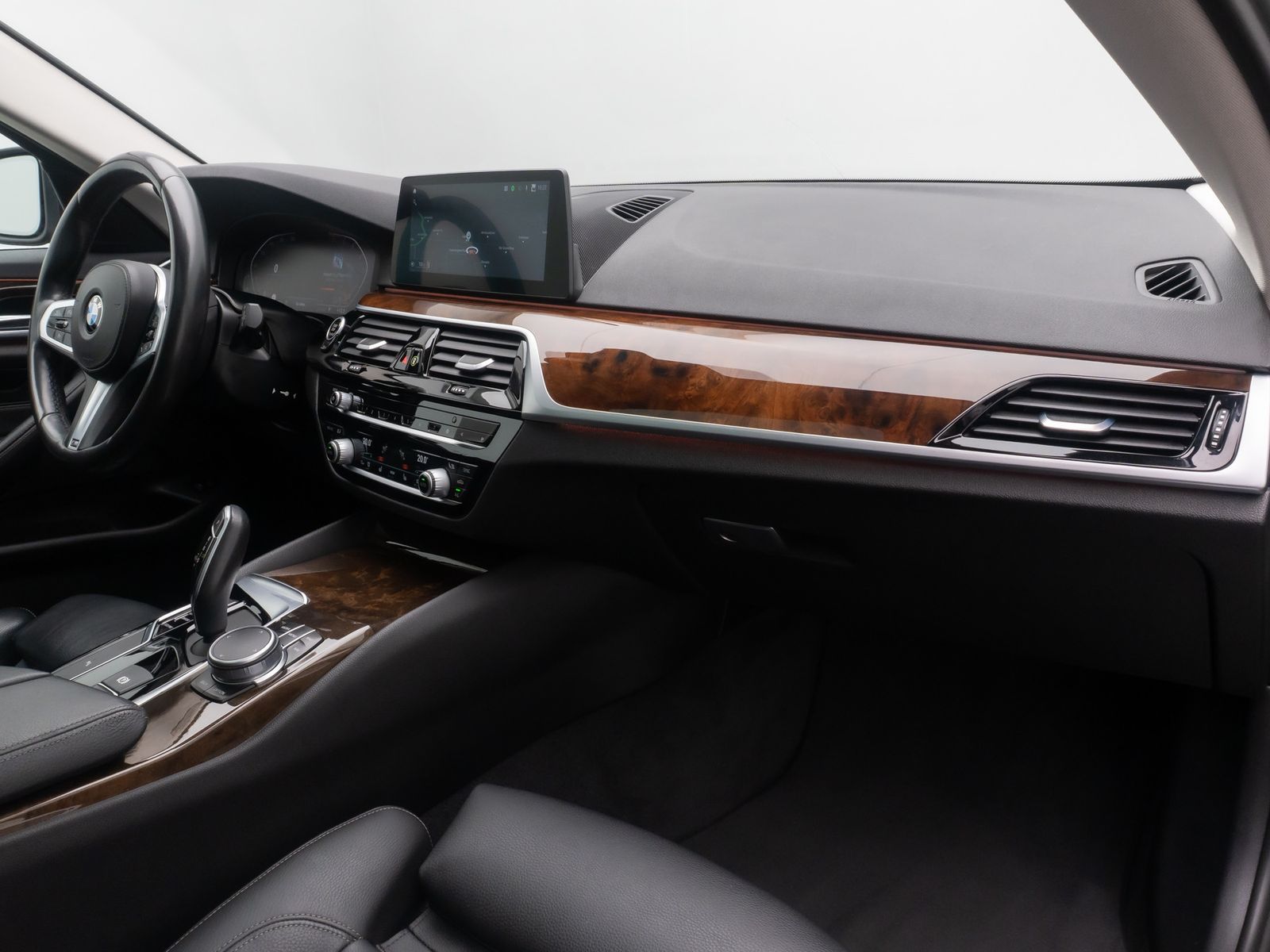 Fahrzeugabbildung BMW 540i xD HUD Kamera MSport Komfort Panorama19Zoll