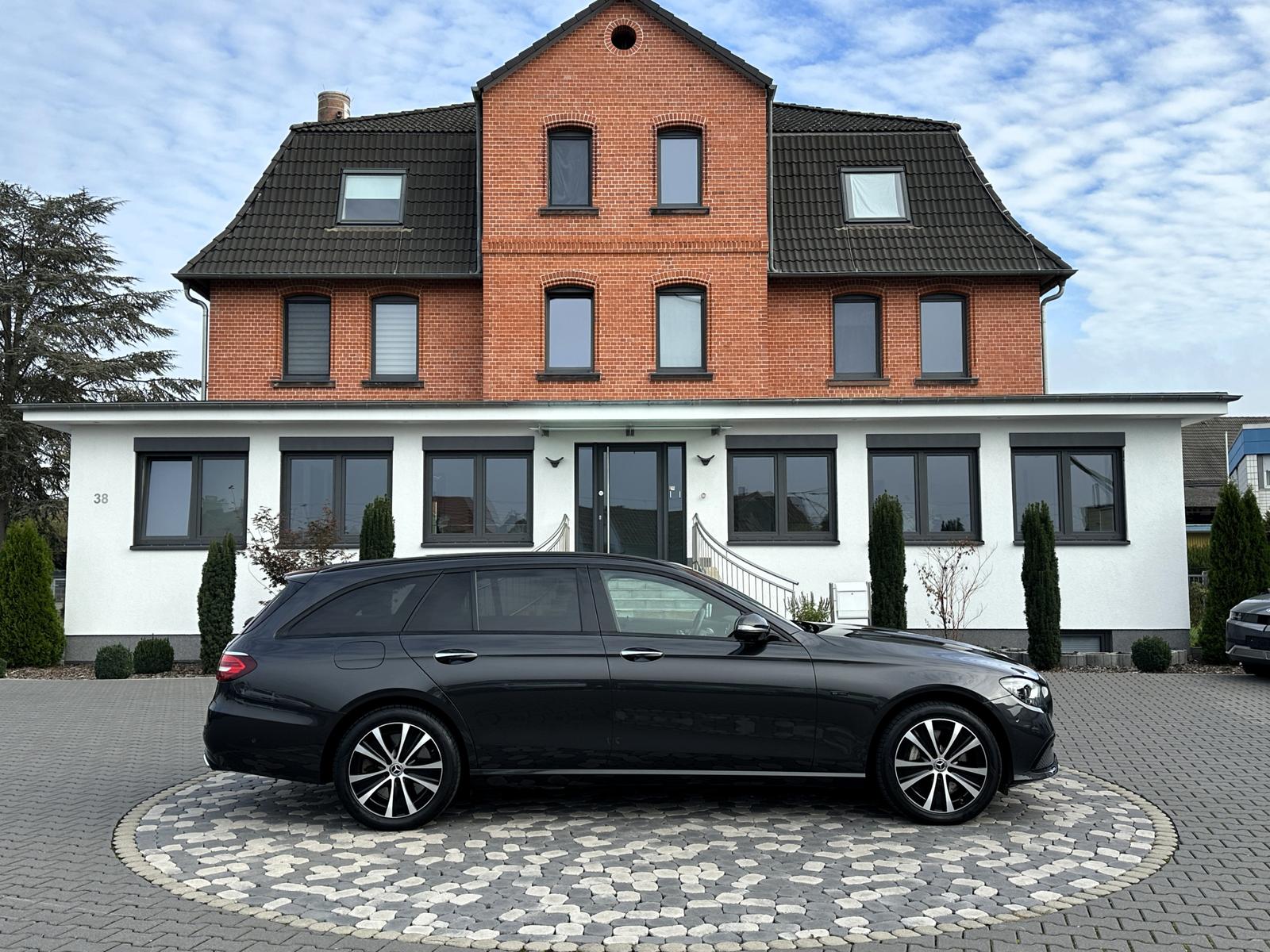 Mercedes-Benz E 300