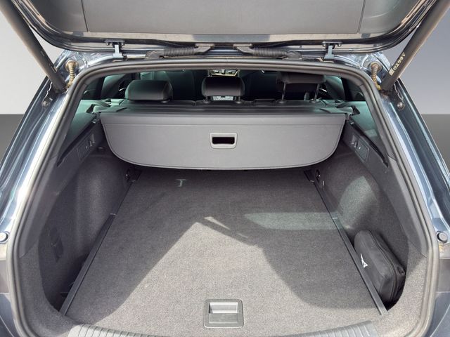 Leon Sportstourer 1.5eTSI DSG Basis