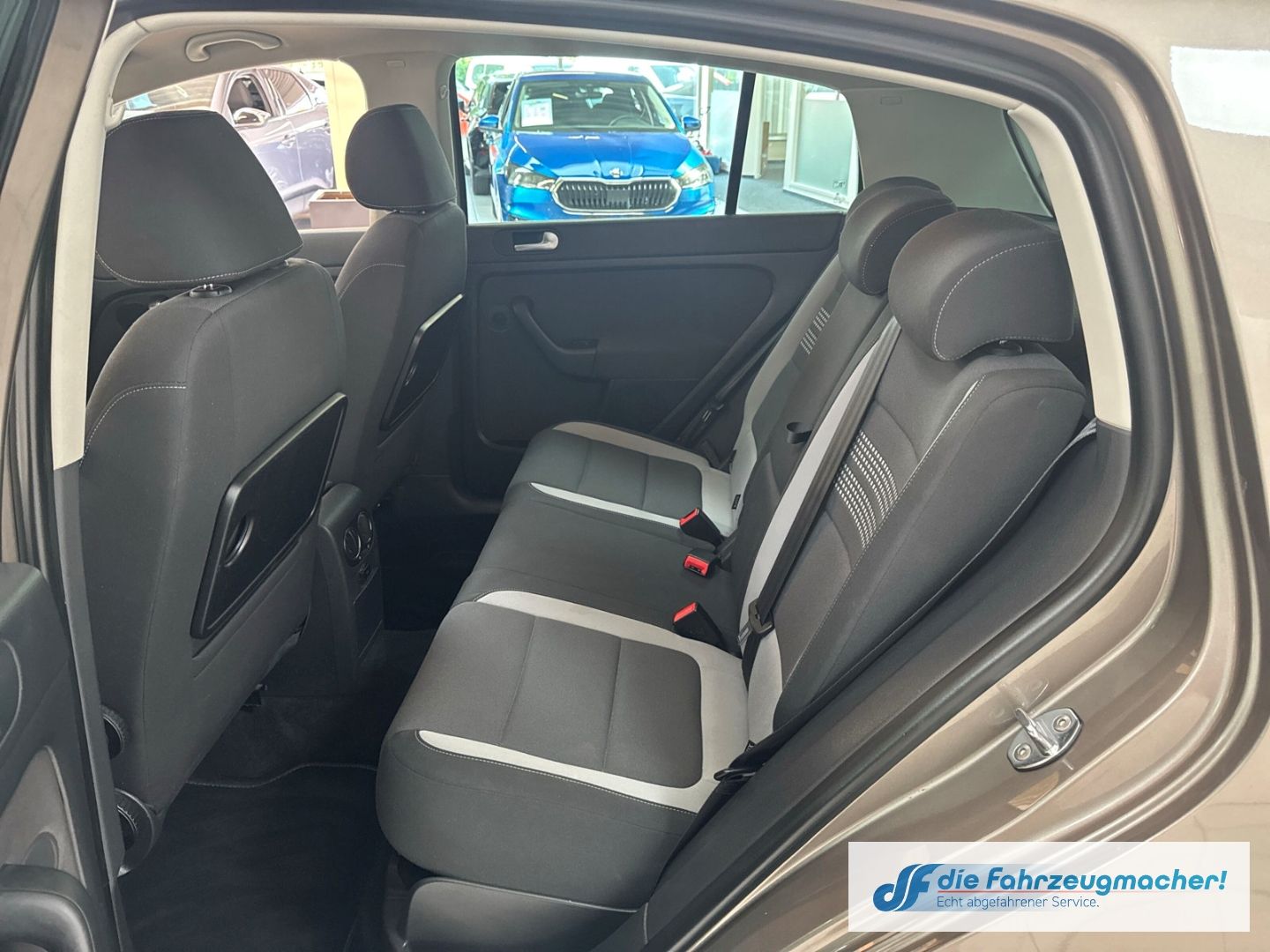 Fahrzeugabbildung Volkswagen Golf Plus VI Life Navi Dyn. Kurvenlicht 2-Zonen-