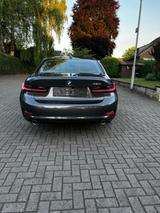 BMW 320i Sport Line Automatik Sport Line - BMW 320 in Duisburg