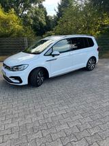 Volkswagen Touran 1.5 TSI DSG R-Line  - VW Touran Gebrauchtwagen in Bonn