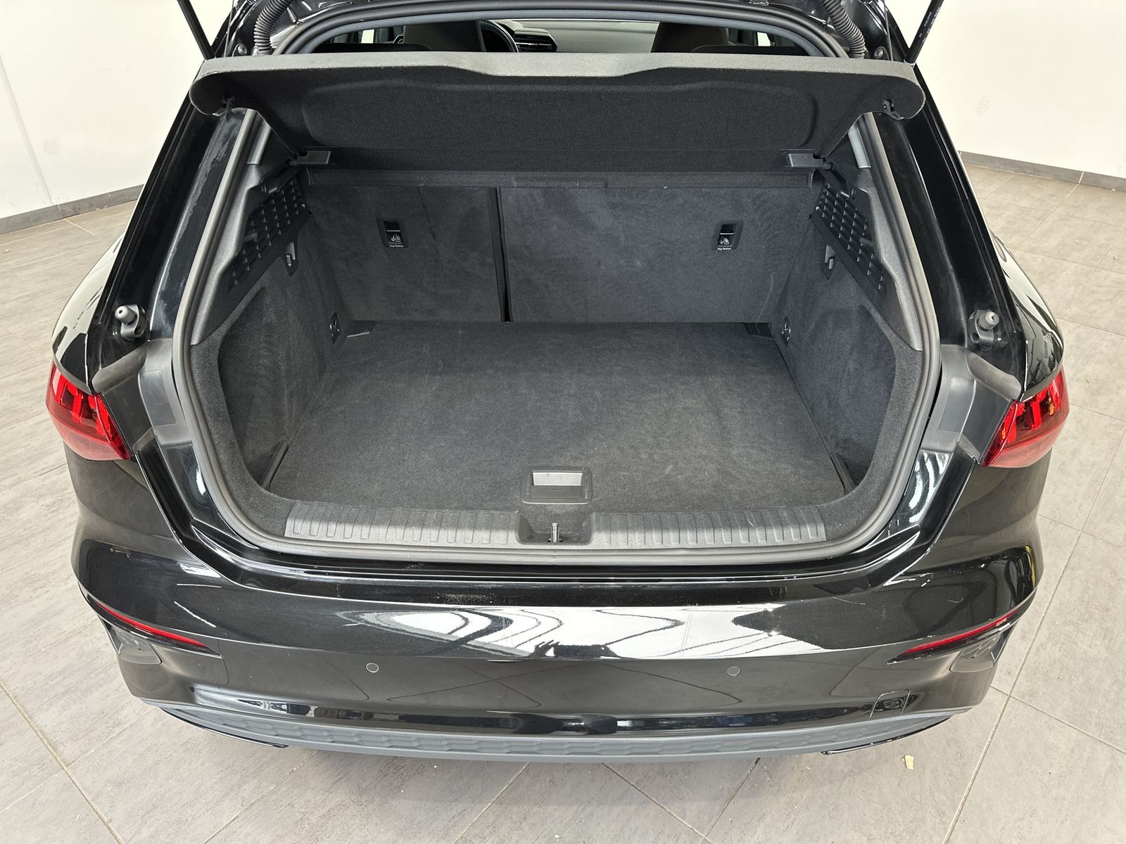 Fahrzeugabbildung Audi A3 SpB 35 TFSI S-Line Black NAV+LED+VCOCKPIT+SHZ
