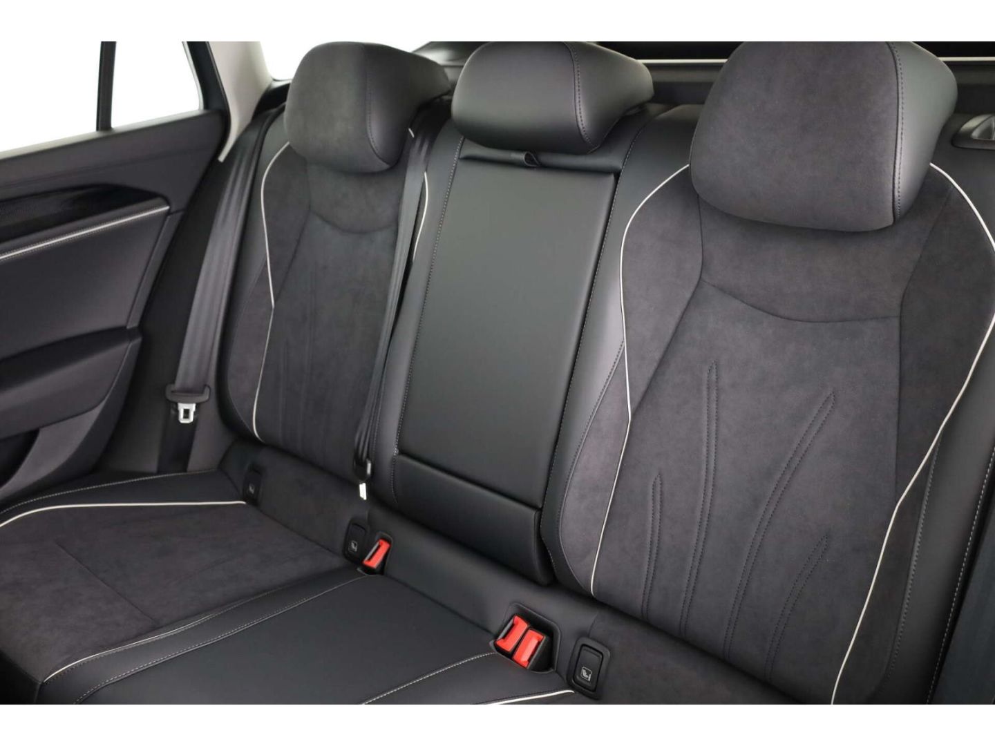 Volkswagen Passat - Bild 12