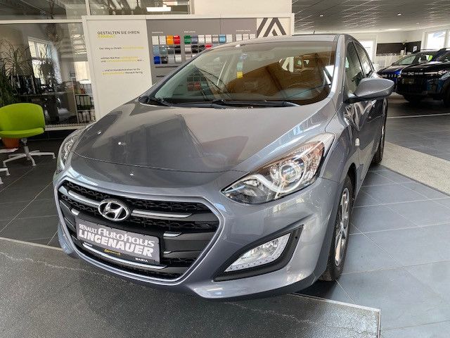 Hyundai i30 1.6 GDi blue
