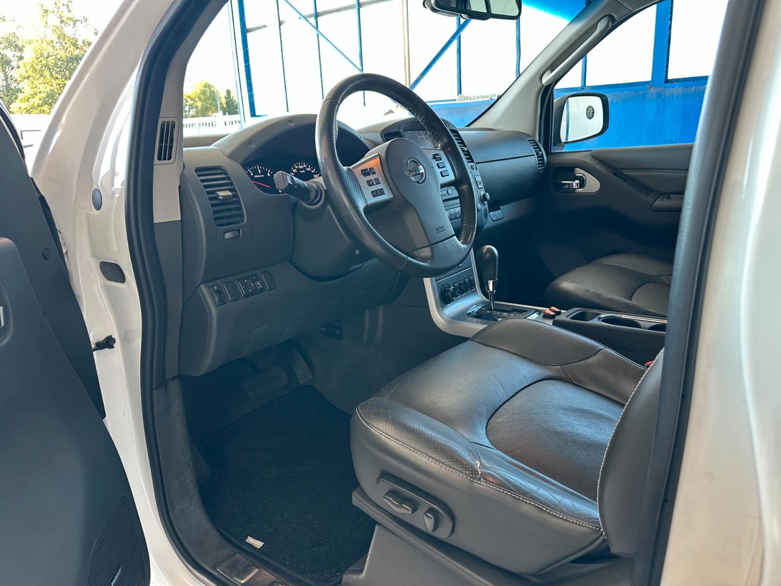 NISSAN NAVARA 3.0 V6 DCI 231ch 4X4 - BVA - CUIR - TOIT OUVRANT - CAMÉRA DE RECUL - ATTELAGE 3,5T