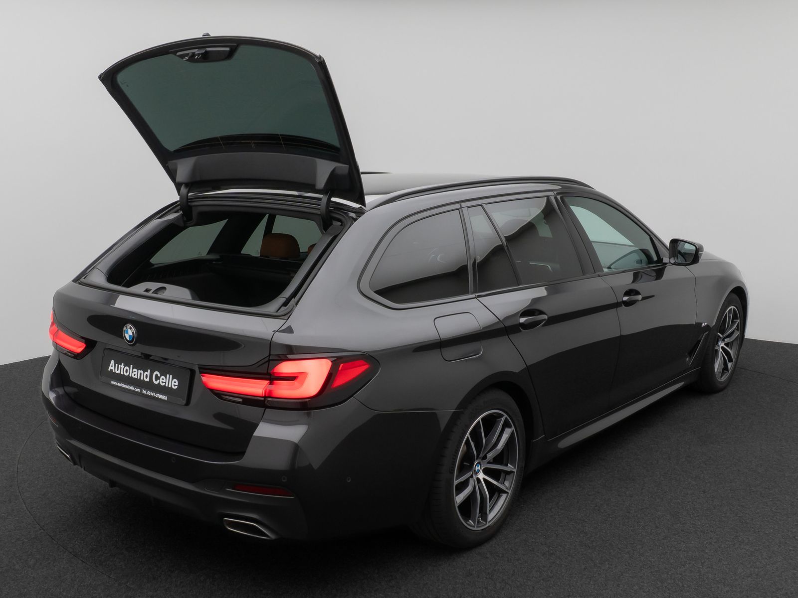Fahrzeugabbildung BMW 520d xD M Sport Kamera HUD DAB Stop&Go Alarm AHK