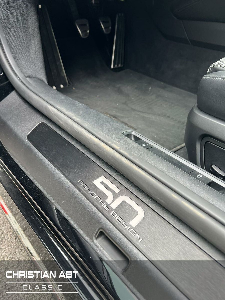 Fahrzeugabbildung Porsche 992 GTS Targa 50th Anniversary