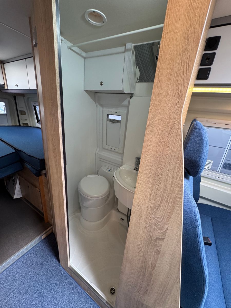 Vehicle image Pössl RUNNER 636 INDIVIDUAL ROOM CLIMATE AHK