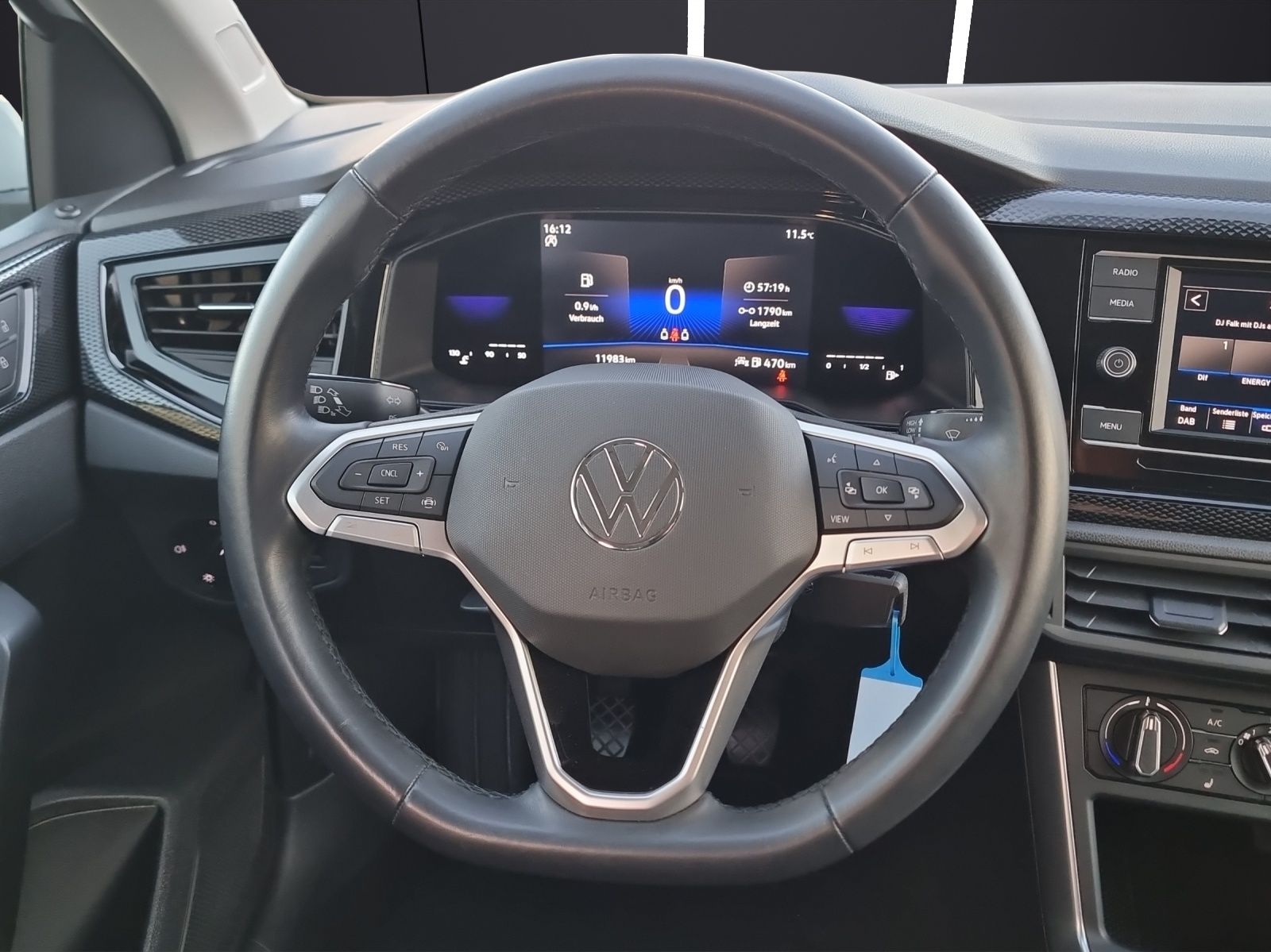 Fahrzeugabbildung Volkswagen Polo Life TSI LED SH PDC DAB+ WeConnect Klima