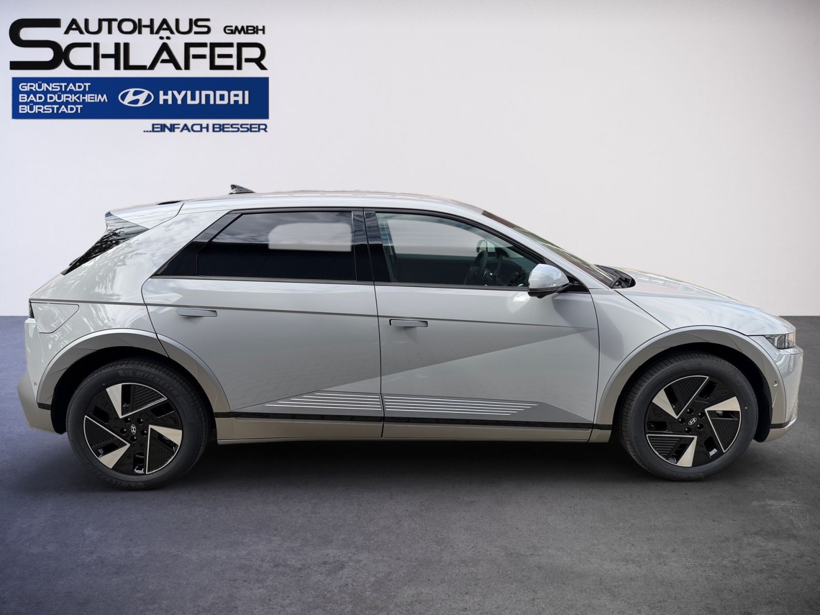 Fahrzeugabbildung Hyundai IONIQ 5 Uniq Elektro 84 kWh 4WD Park-Paket