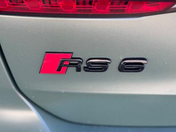 2025 AUDI RS6 photo 5