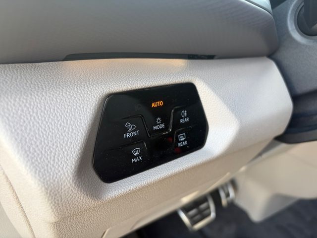 Multivan T7 2.0 TSI Style Vollausstattung