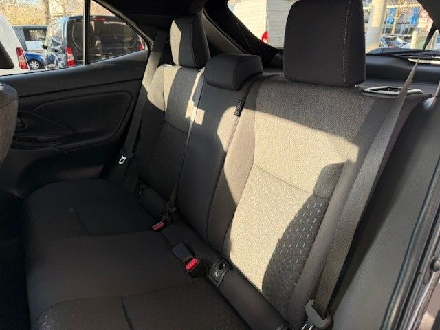 Fahrzeugabbildung Toyota Yaris Cross Teamplayer 1.5l Hybrid 130PS Kamera!