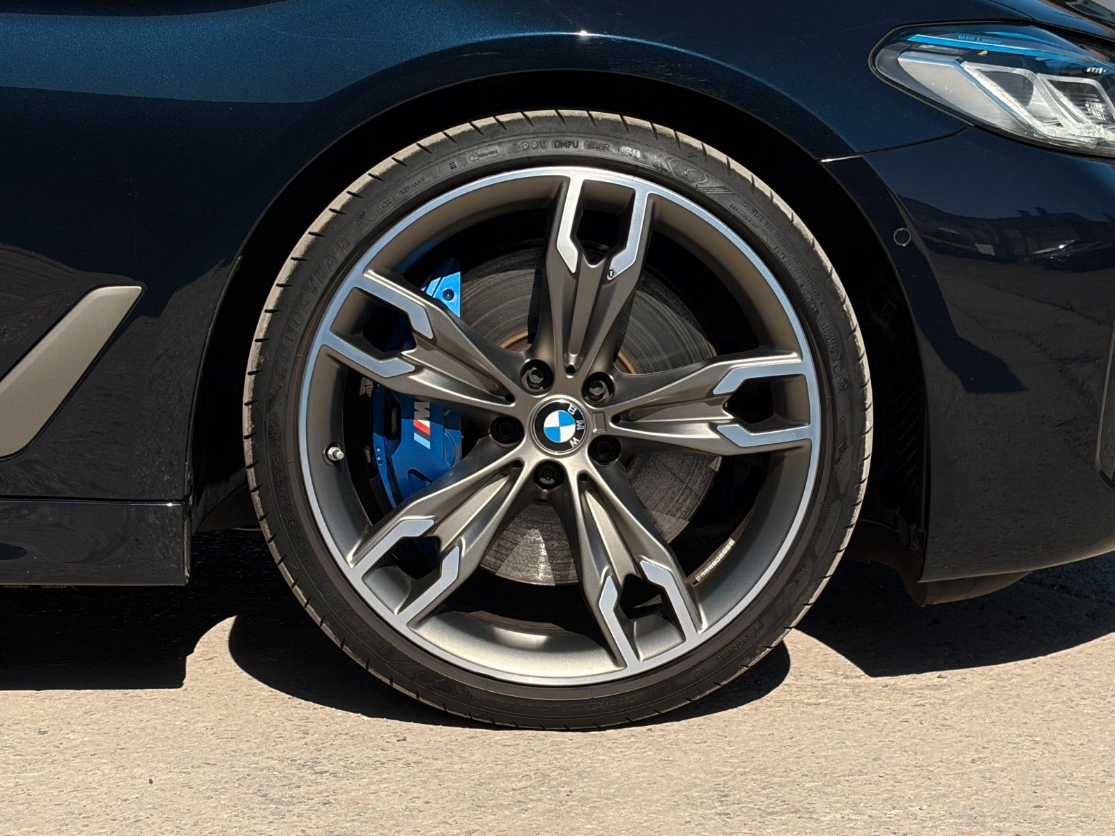Fahrzeugabbildung BMW M550i xDr GSD Laser HuD 360° DAProf SBL H&K AHK