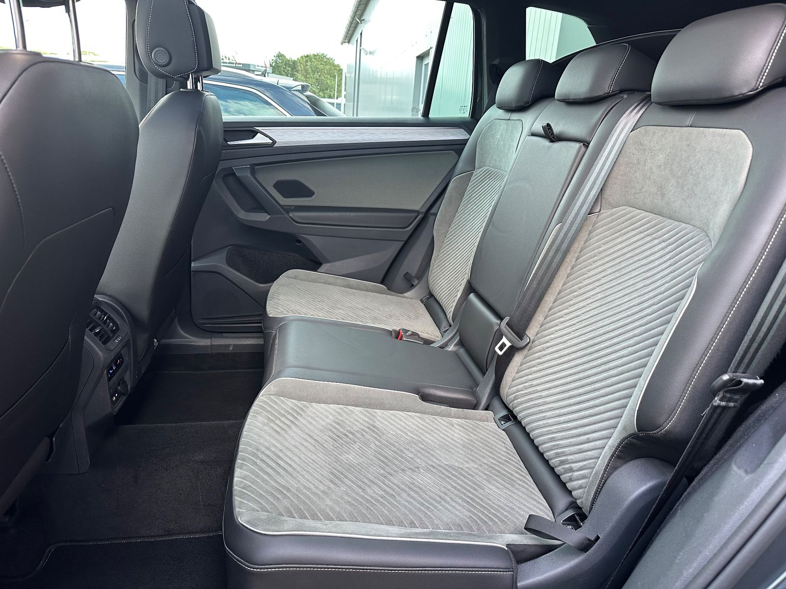 Fahrzeugabbildung SEAT Tarraco 1.4 e-Hybrid Xperience NAV+LED+PANO+AHK