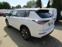 Mitsubishi Plug-in Hybrid Outlander - Vorschau Bild 3