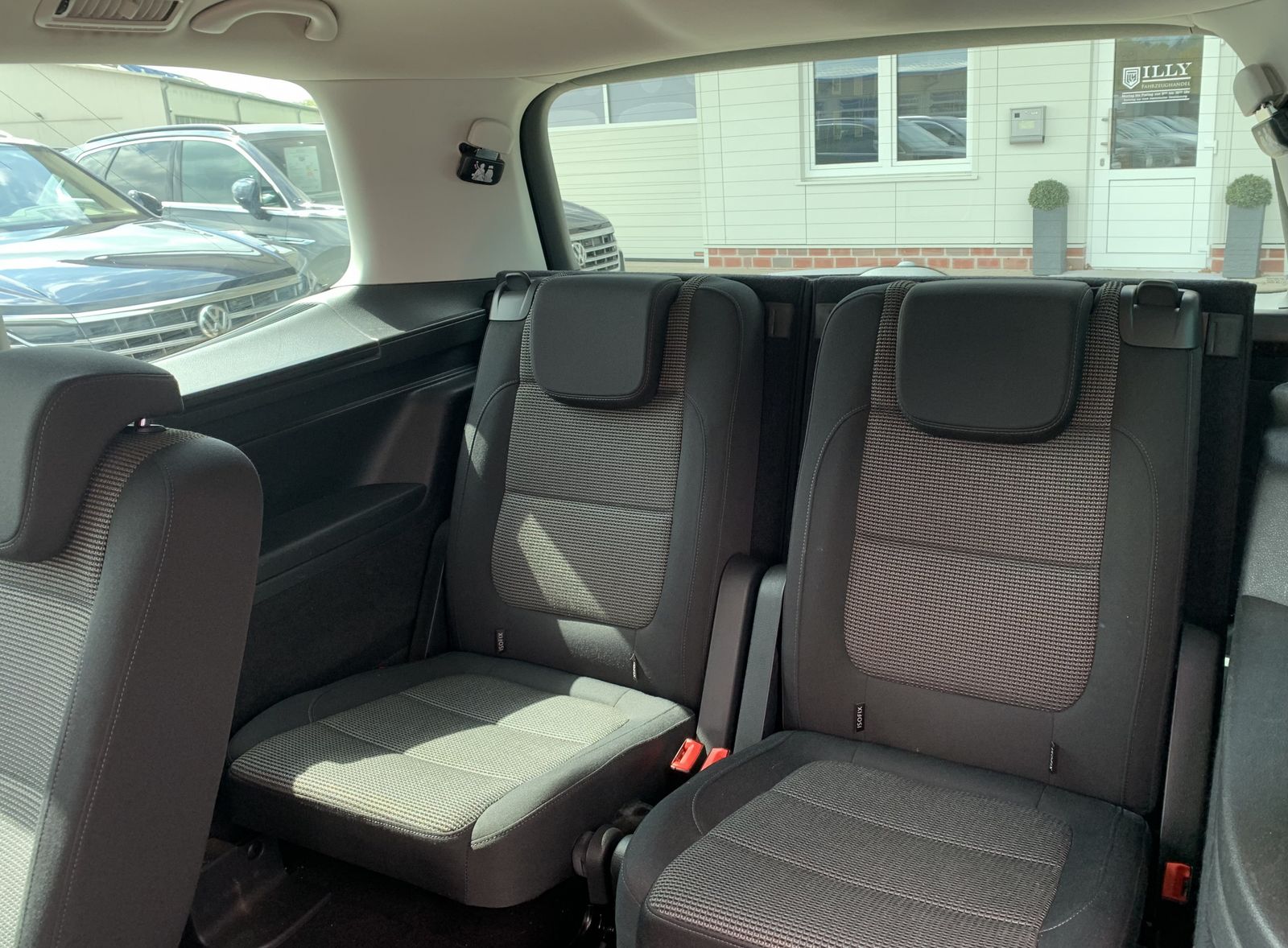 Fahrzeugabbildung Volkswagen Sharan 2.0 TDI*Comfortline*AHK*7 Sitze*Navi*Temp