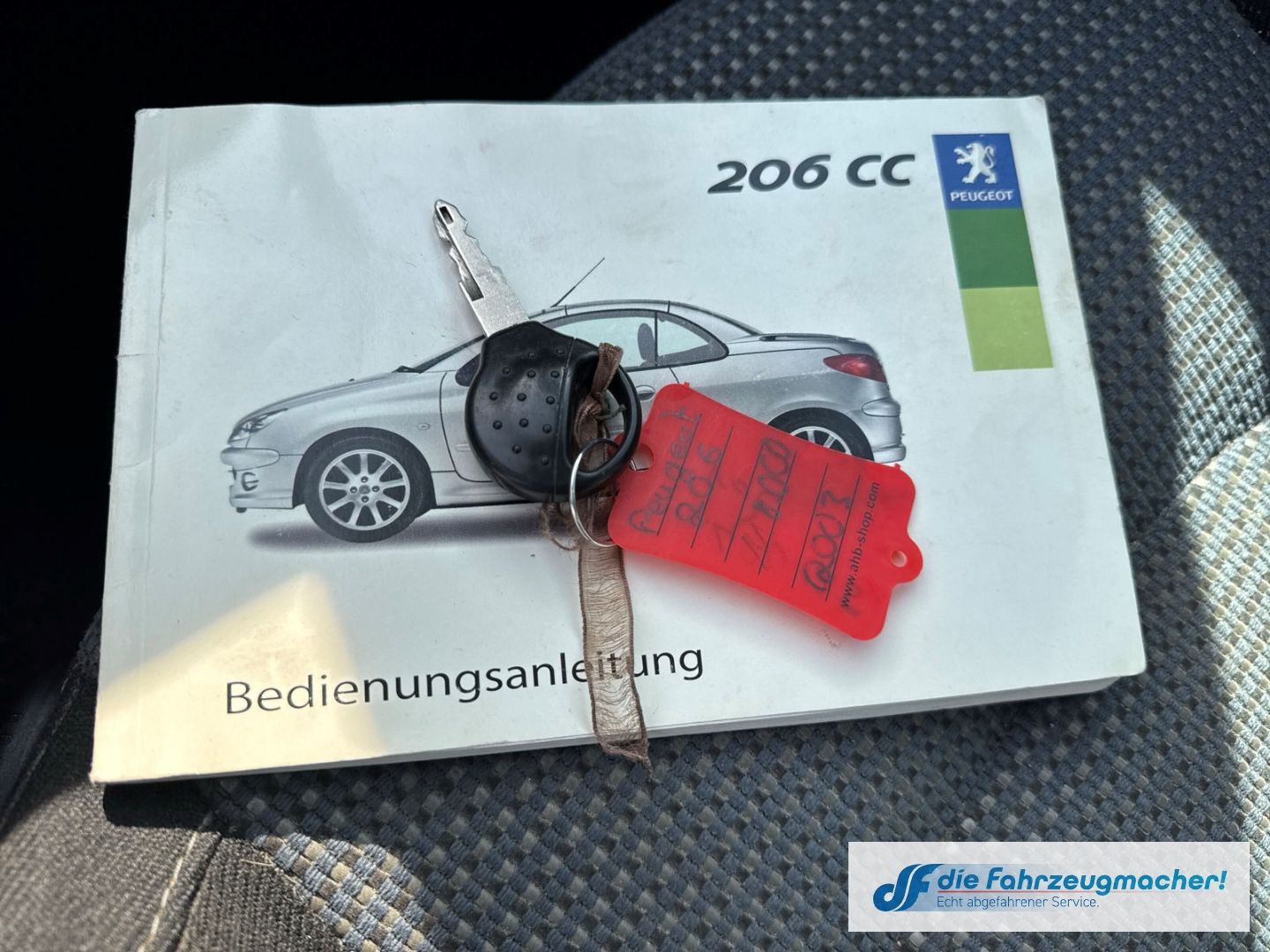 Fahrzeugabbildung Peugeot 206 Cabriolet CC El. Verdeck Sportsitze*EXPORT