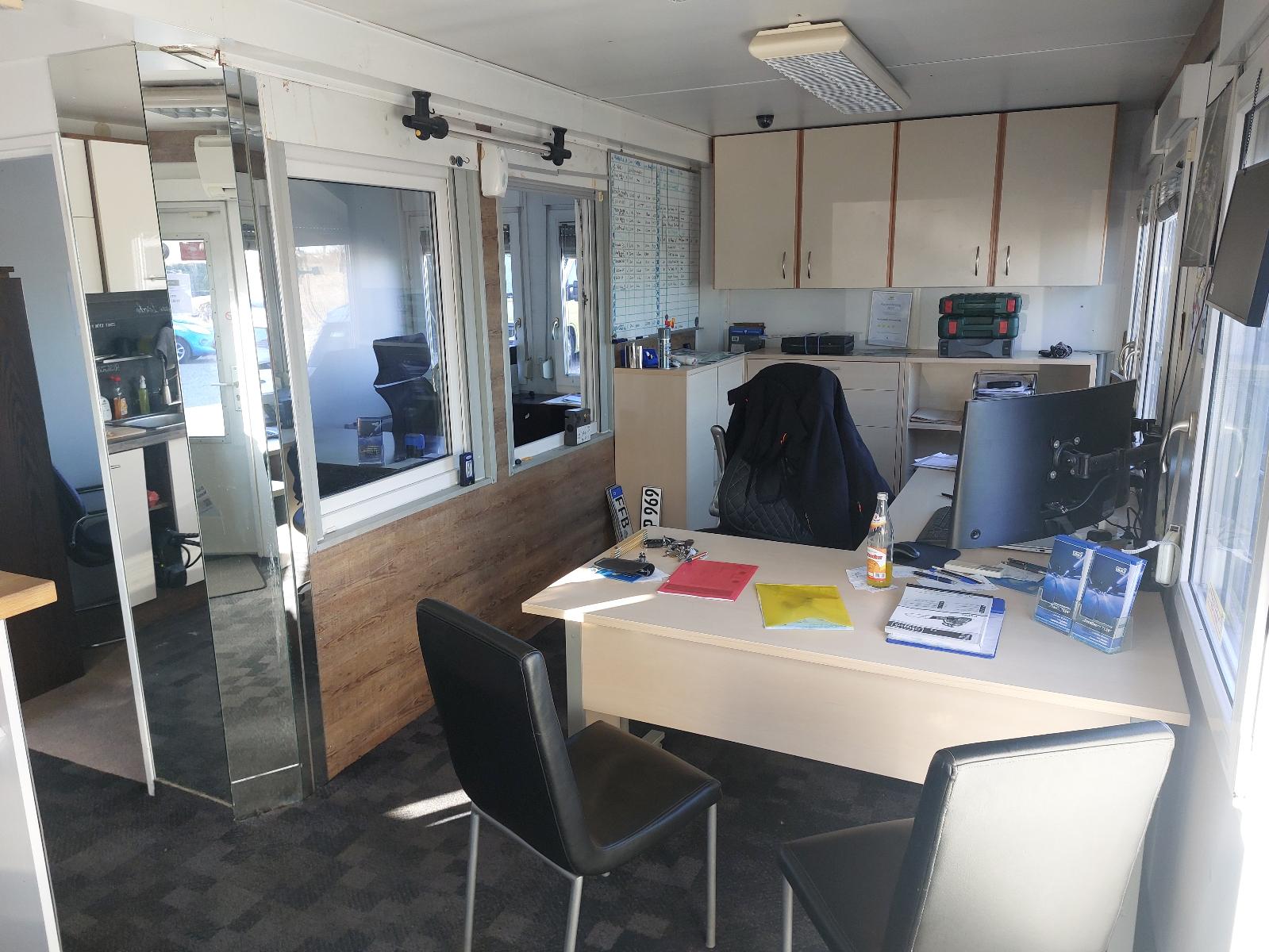 showroom-image-main